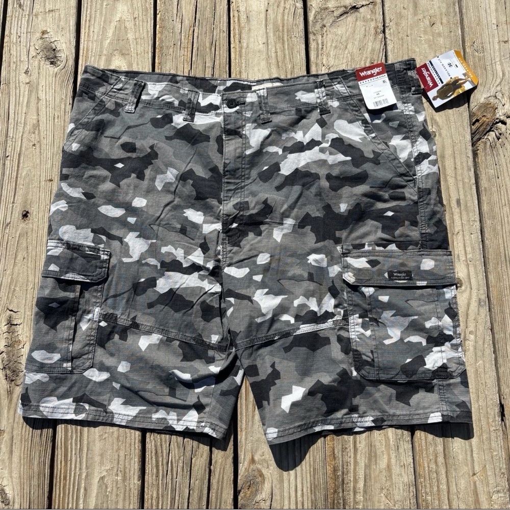 Wrangler Men’s Gray Camo Cargo Shorts